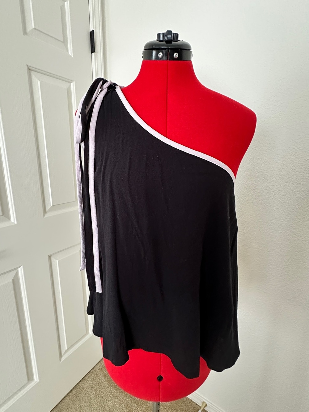 Free People Black One-Shoulder Tank with off White Trim XS